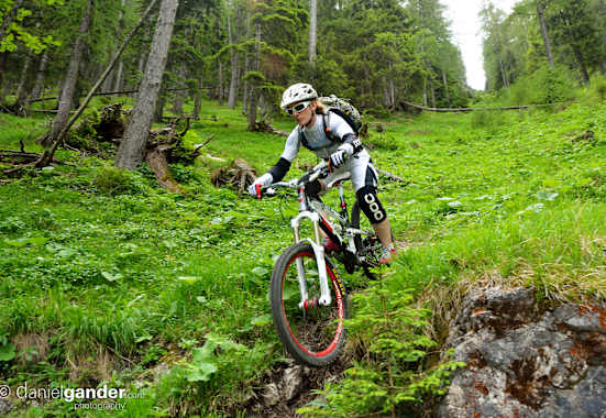 Maria Sendlhofer-Schag beim Mountainbiken