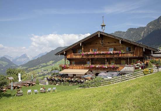 Ein traditioneller Hof in Alpbach (Alpengasthof Rossmoss)