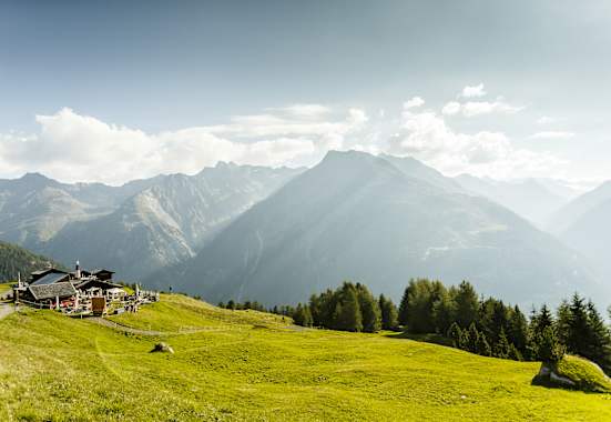 Ab dem 15. Mai dürfen österreichische Hütten, wie die Gampe Thaya in den Ötztaler Alpen, wieder ihre Pforten öffnen