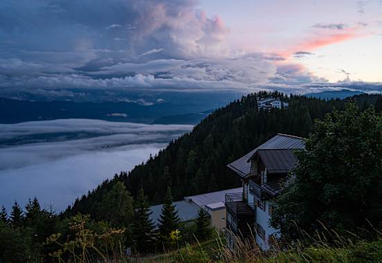 Villach mit Nebelmeer