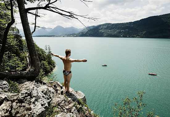 Alain Kohl beim Klippenspringen