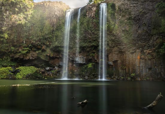 Fotograf Johannes Friedl ist mit seiner Familie und dem Campervan durch Neuseeland gereist, im Bild die Whangarei Falls