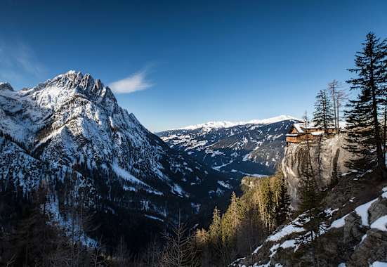 Auch im Winter ein Traum-Ziel: Die Dolomitenhütte (1.616 m) in Osttirol