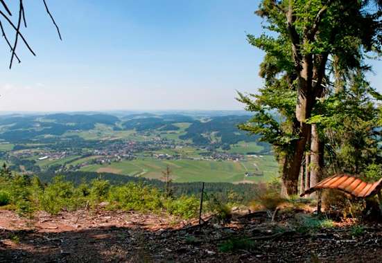 Relaxliegen am Hochbuchet mit schönem Blick über den Böhmerwald