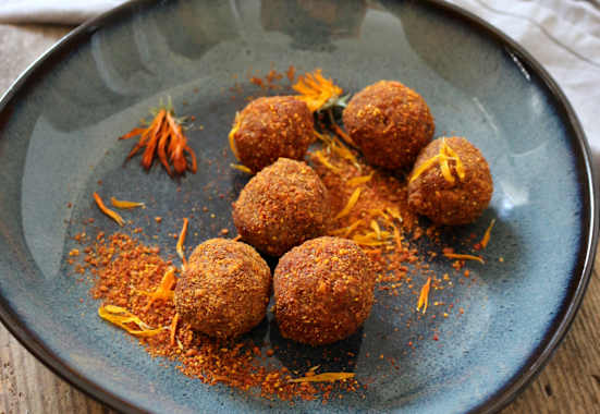 Energyballs mit Hagebuttenpulver