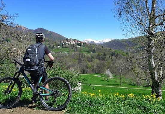 Saftige Wiesen sind ein Bestandteil der Lugano Tour 