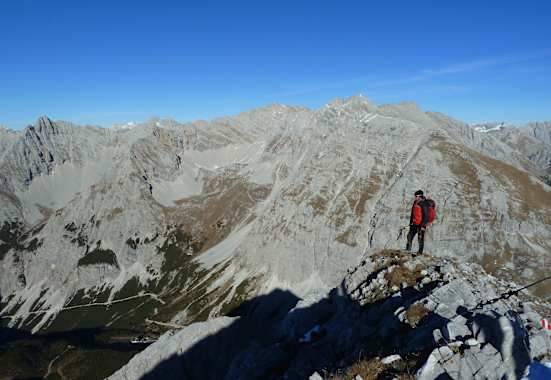 Alpine Touren im Fels - Blick auf das Karwendel