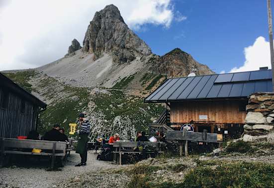 Filmoor-Standschützenhütte auf dem Karnischen Hauptkamm (Tirol)