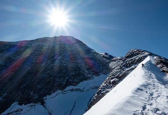 Bergsteiger am Kaindlgrat auf dem Weg auf das Große Wiesbachhorn
