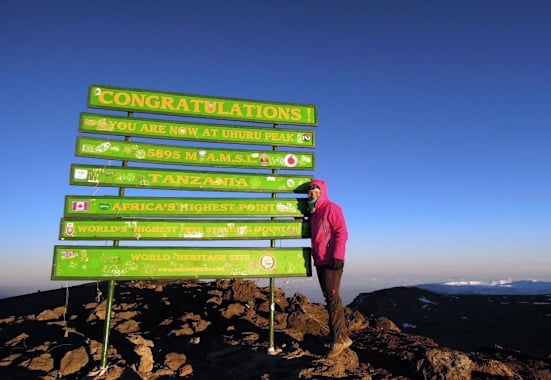 Dünne Luft: Am 5.895 Meter hohen Uhuru-Peak, dem Gipfel des Kilimanjaro