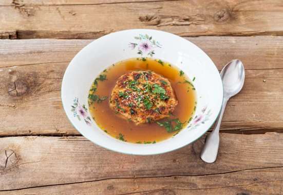 Kaspressknödel-Suppe