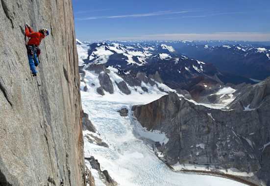 David Lama erklimmt den Nordost-Grat des Cerro Torre