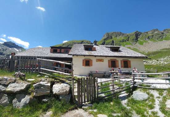 Die Landawirseehütte (1.985 m) im Salzburger Göriachtal