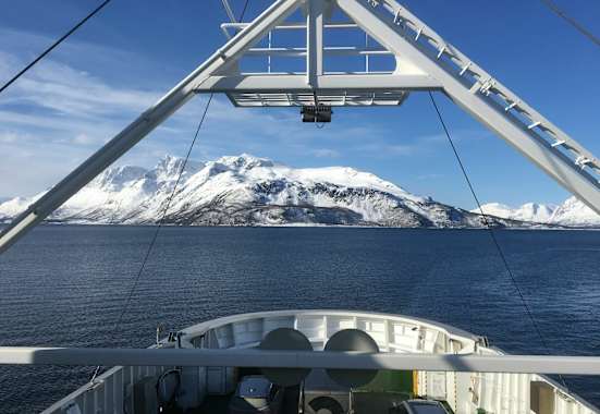 Einige Touren in den Lyngen Alps sind nur mit eine Fährüberfahrt zu erreichen.