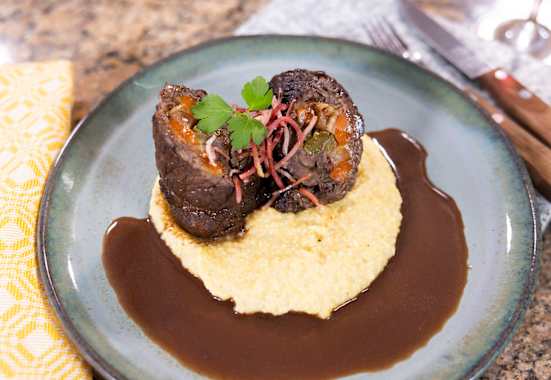 Manuelas Rindsrouladen auf Polenta