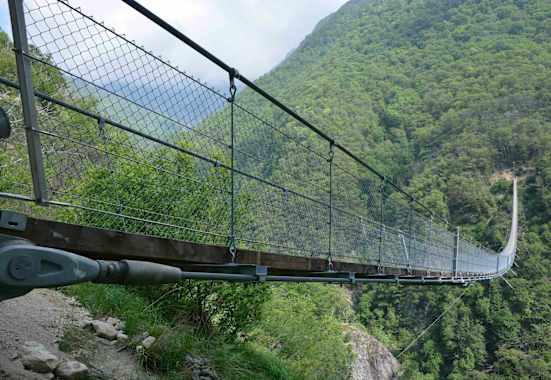 Tibetische Hängebrücke Carasc Tessin