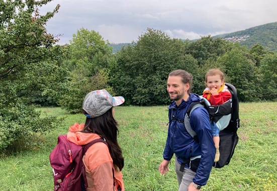 Thule Sapling Kraxe mit Wanderern