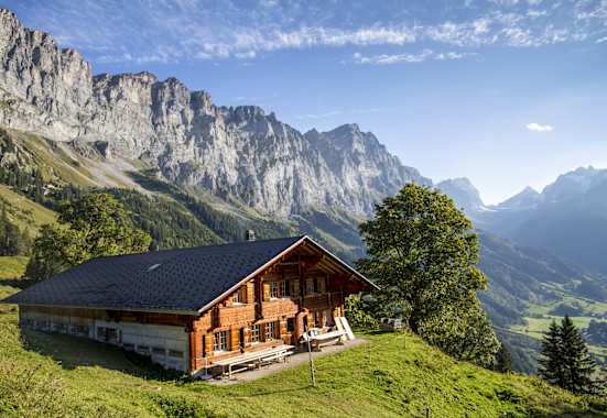 Die Birchlaui mit Blick auf die Gadmer Dolomiten