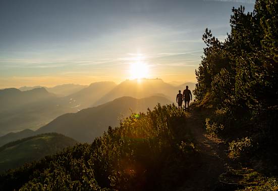 Wanderer beim Abstieg von der Gratlspitze