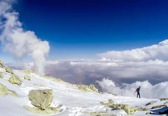 Sea to summit: Benedikt Böhm auf dem Damavand im Iran