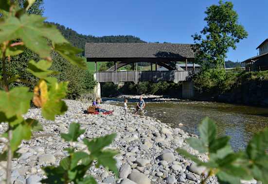 Idyllische Flusslandschaften am Emmenuferweg