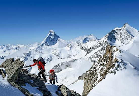 Mammut Alpine Festival: Bergsteiger in den Walliser Alpen rund um Zermatt