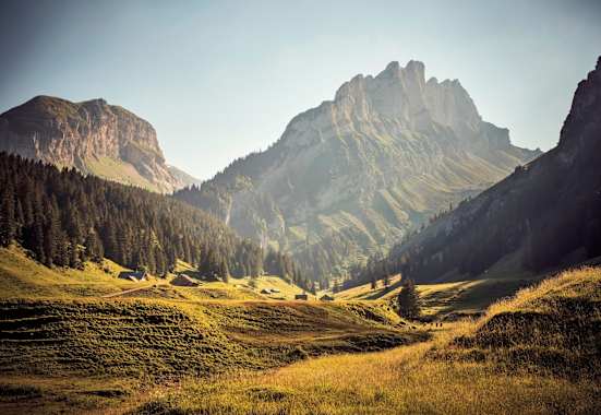 Die malerische Berglandschaft.