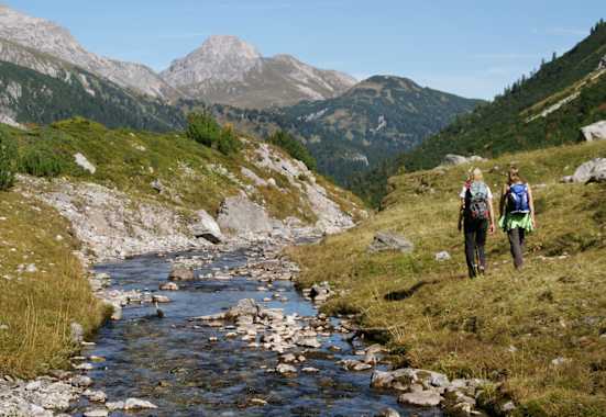Am jungen Lech entlang des Lechwegs