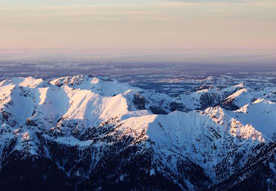 Bayern: Blick in die Ammergauer Alpen mit der Hochplatte