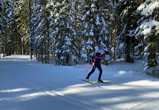 Biathlet Lukas Hofer auf der Loipe in Antholz