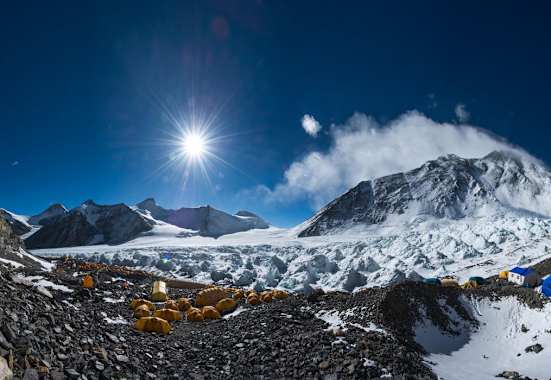 Das Basislager am Fuße des höchsten Bergs der Welt