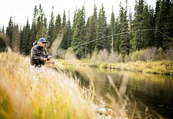 Peter Schröcksnadel beim Fliegenfischen