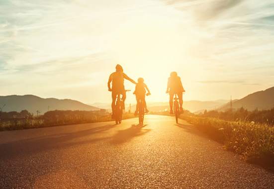 Microadventures sind eine tolle Möglichkeit, um dem Alltag zu entfliehen und unvergessliche Momente mit der Familie zu erleben.