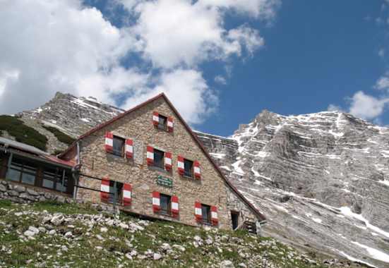 Die Bettelwurfhütte (2.077 m) im Karwendel, Tirol