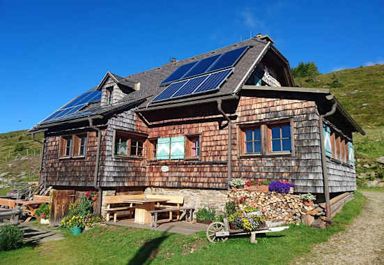 Die urige Millstätter Hütte in den Kärntner Nockbergen