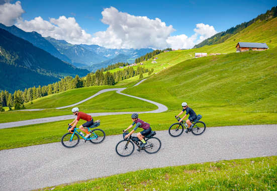 Radfahrer auf der Bergstraße.