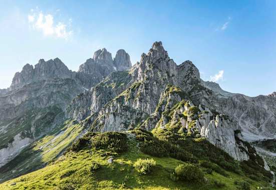 Die Bischofsmütze mit ihrem Doppelgipfel
