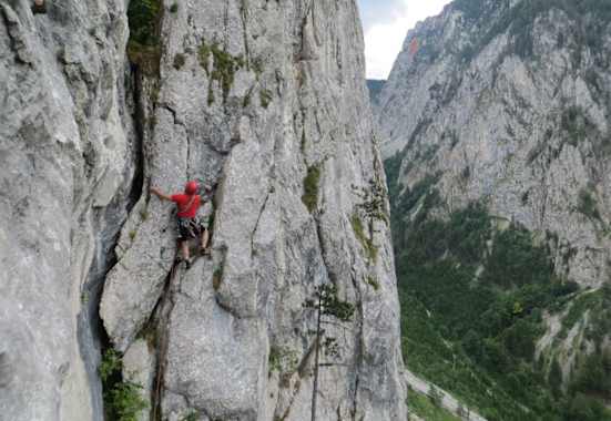 Luftige Kletterei in der Blechmauer