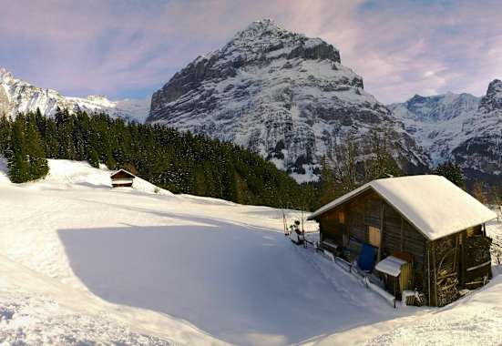Blick in die winterliche Landschaft der Jungfrau-Region rund um Grindelwald