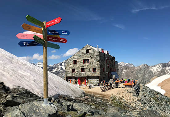 Die Britannia Hütte ist Ausgangspunkt der berühmtem Haute Route.