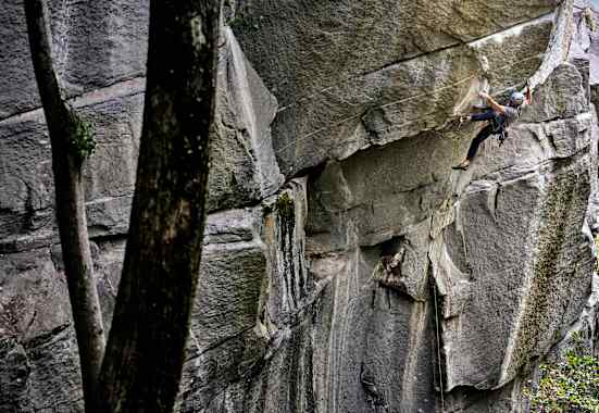 Jacopo Larcher während seiner Erstbegehung der Trad-Route „Tribe“