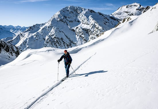 Skitourengeher Stubaier Gletscher