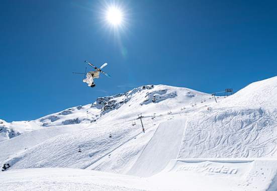 Das Engadin ist ein Paradies für Abenteurer auf und abseits der Piste.