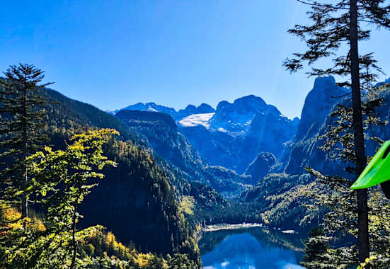 Blick auf den Gosausee und den Dachsteingletscher