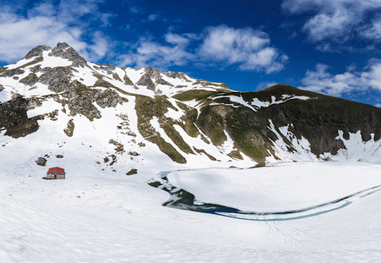 Gerade im Frühjahr ist die Skitour auf den Großen Daumen (2.280 m) lohnenswert