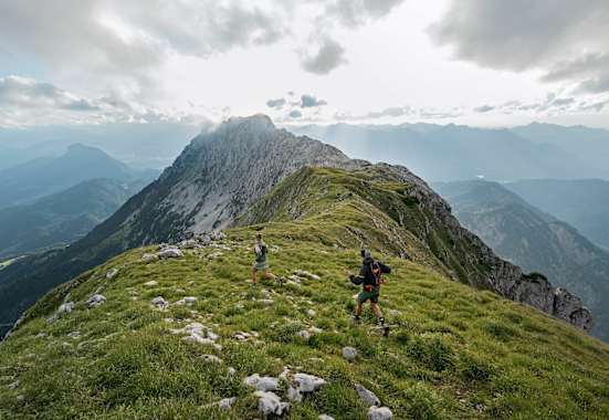 Mit der richtigen Vorbereitung können auch Laufanfänger bei einem Trailrunning-Wettkampf mitmachen.
