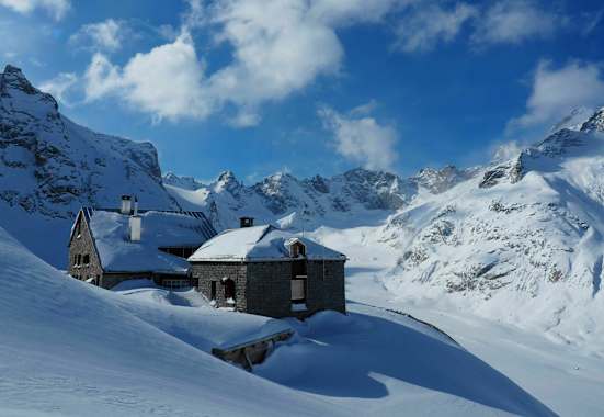 Die Fornhütte des SAC in Graubünden
