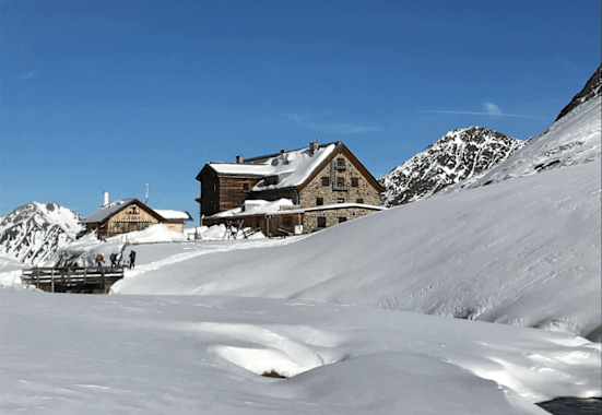 Die Franz-Senn-Hütte in den Stubaier Alpen