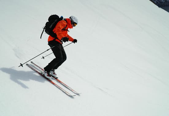 Freeriden: Wintersportler im freien Gelände