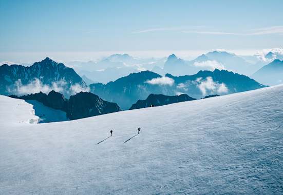„Gipfeli of Switzerland“: Ein Abenteuerfilm in den schneebedeckten Schweizer Alpen.